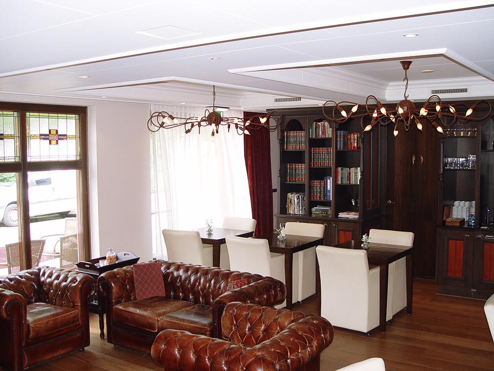 אסטן Hotel Huys Van Heusden מראה חיצוני תמונה