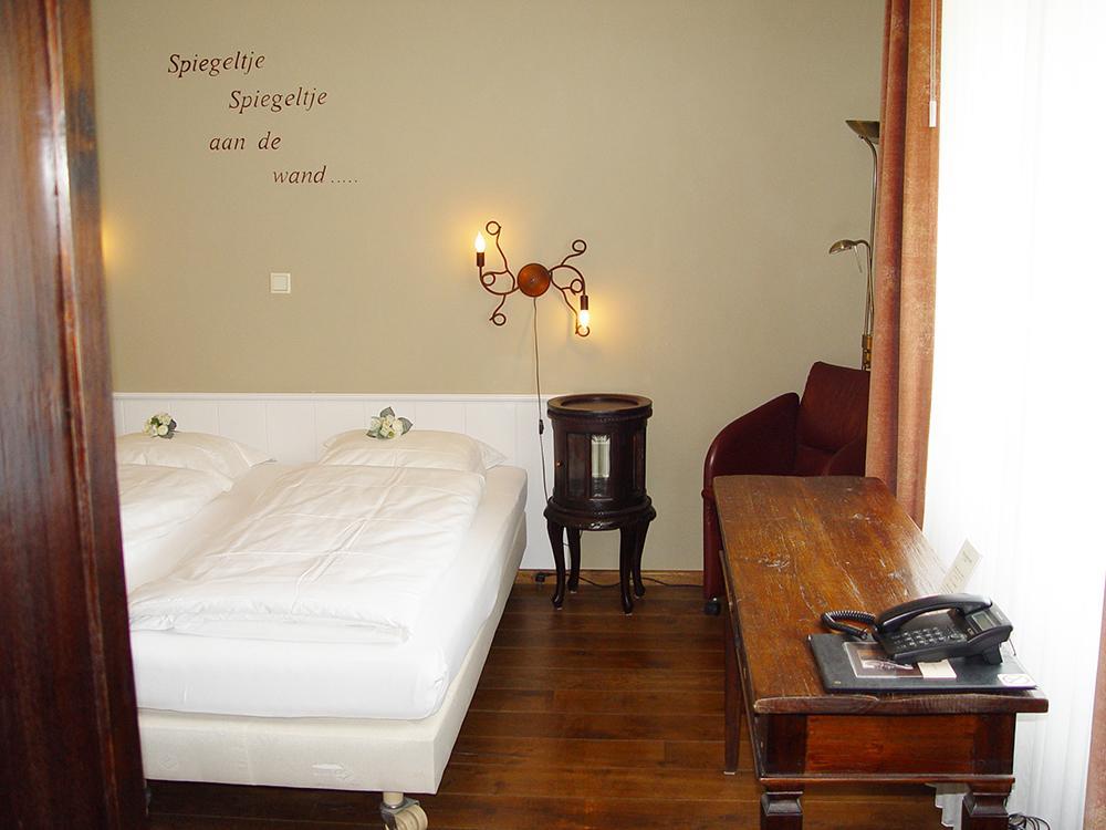 אסטן Hotel Huys Van Heusden מראה חיצוני תמונה